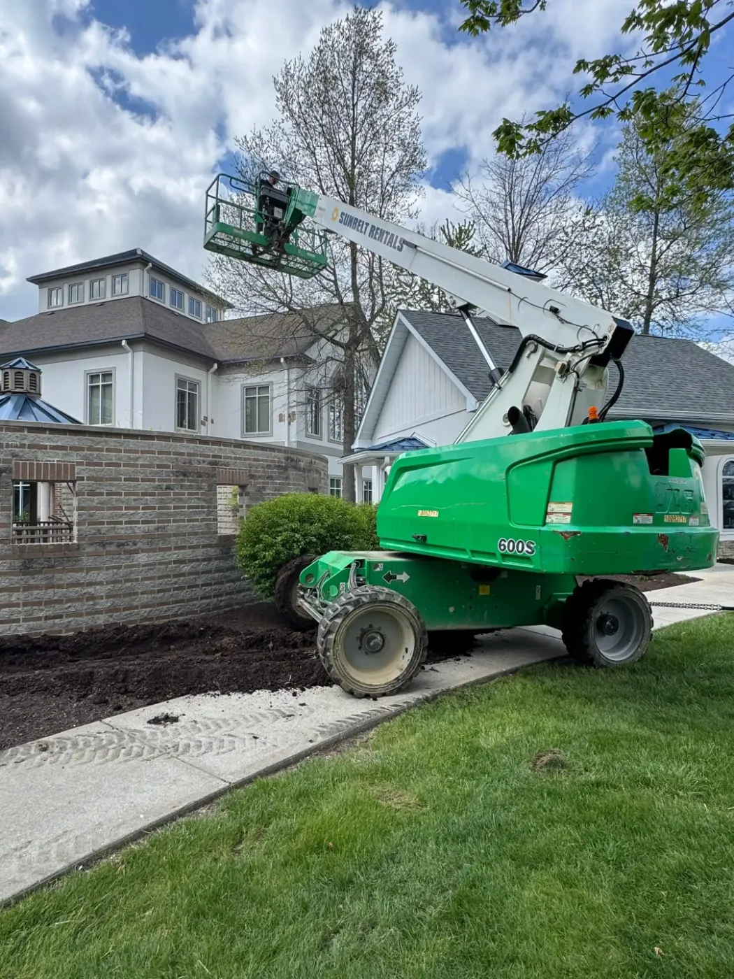 Commercial roof inspection documented in Indiana Avenue